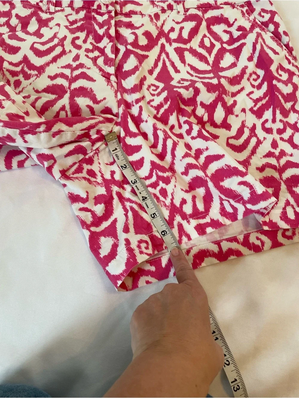 Crown & Ivy Pink and White Patterned Casual Shorts Front & Back Pockets Size 16W